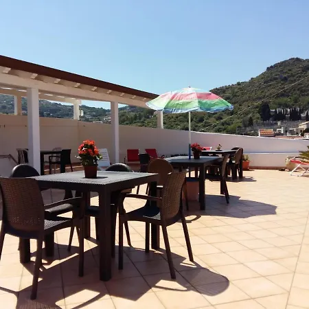 Centro Storico Flat 6 Mins From Port Lipari (Isola Lipari)