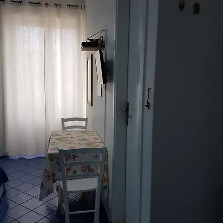 Centro Storico Flat 6 Mins From Port Appartement