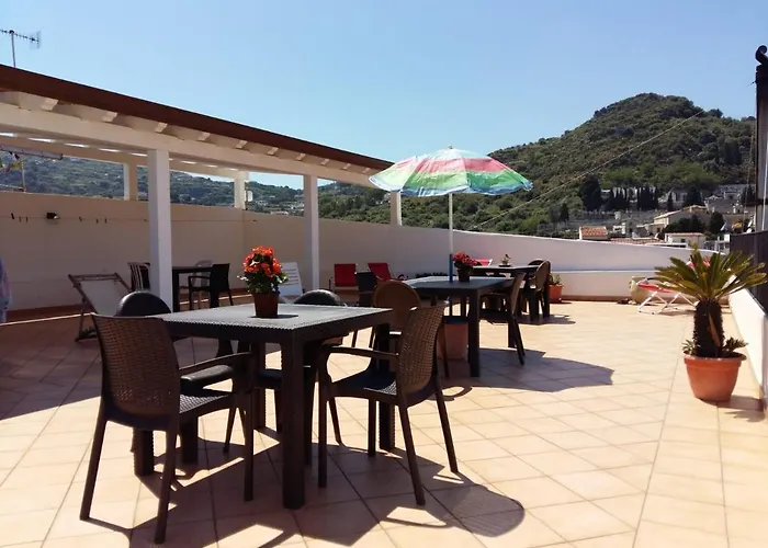 Centro Storico Flat 6 Mins From Port Липари